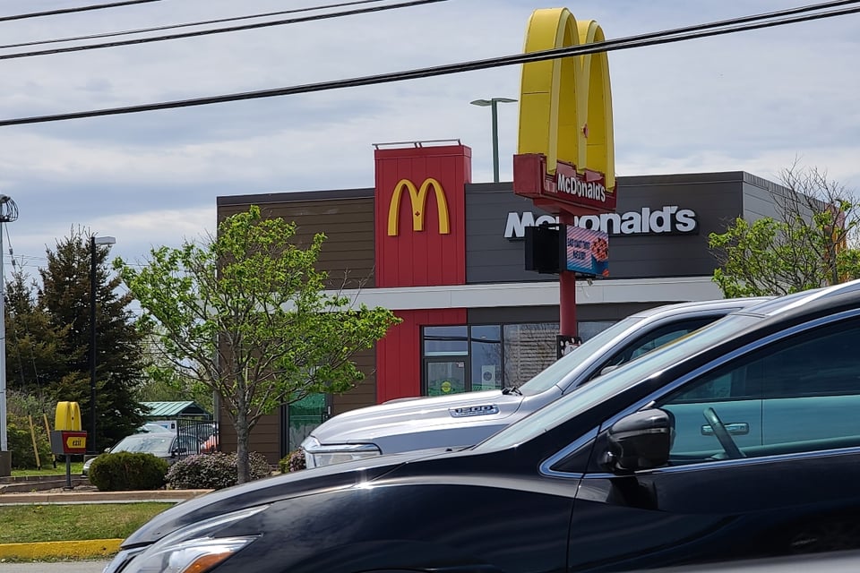 Investigan tiroteo en McDonald’s de Baton Rouge: una persona herida