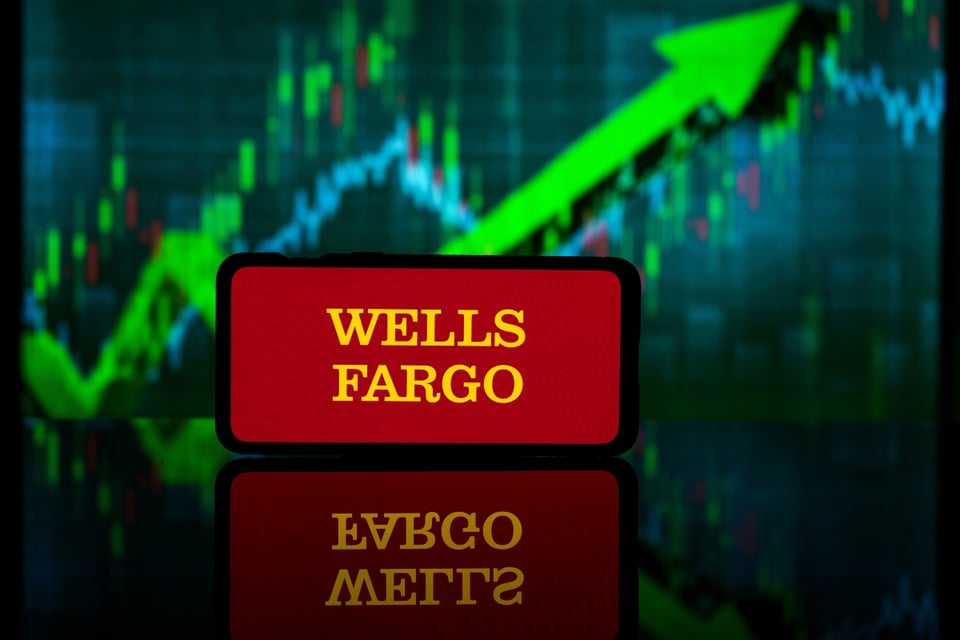 Cambios en las políticas de transferencia de Wells Fargo afectan a sus clientes