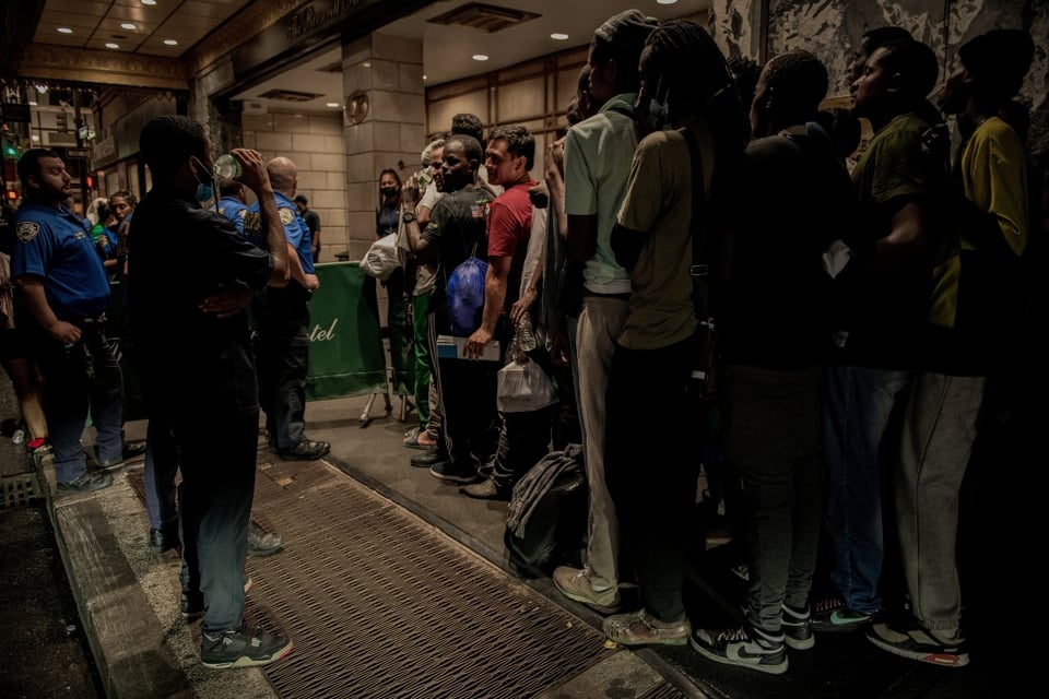 crisis migratoria, Nueva York, centro ayuda, MundoNOW
