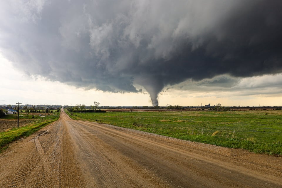 Se activa la alerta de tornado y captan una formación