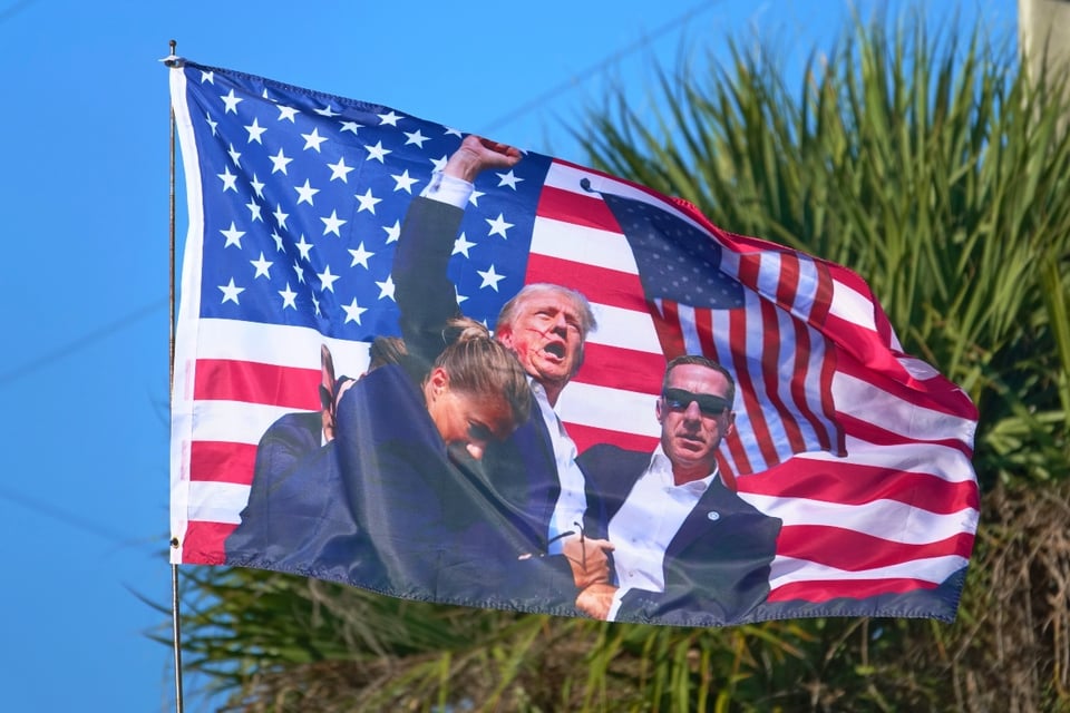 Miami instala valla publicitaria que critica a Donald Trump