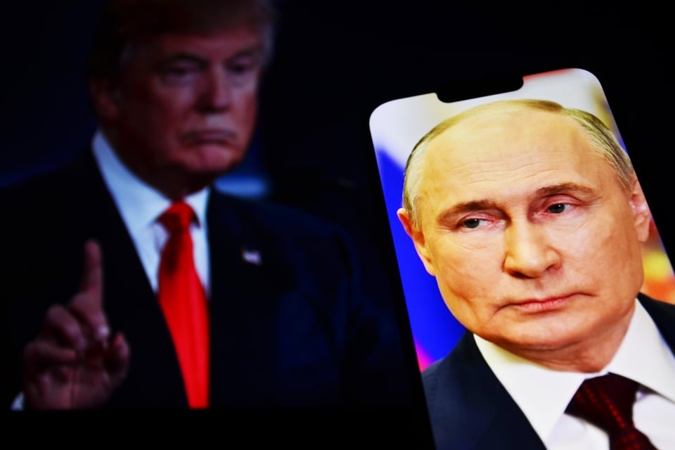 Trump lanza dura advertencia a Putin: “Está jugando con fuego” por ataques a Ucrania featured image