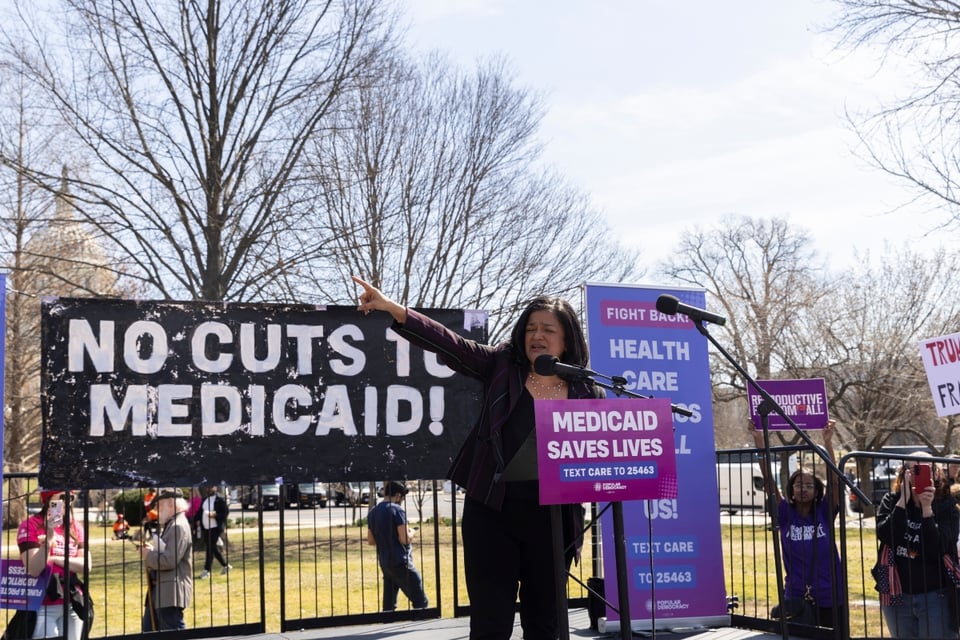 Trump Proposes Medicaid Cuts That Could Affect 28.6 Million Latinos