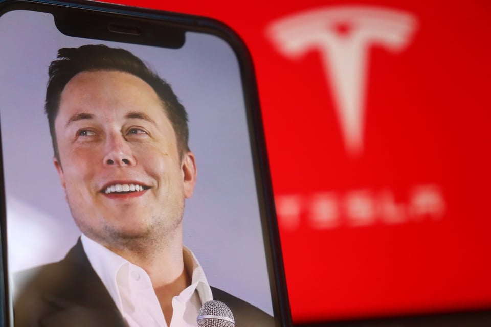email, Elon Musk, empleados MundoNOW