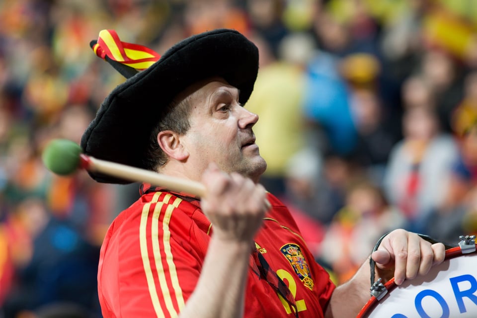 Muere Manolo el del Bombo, el hincha más icónico del fútbol español