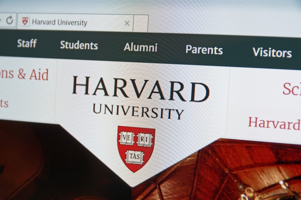Universidades, Trump, Harvard MundoNOW