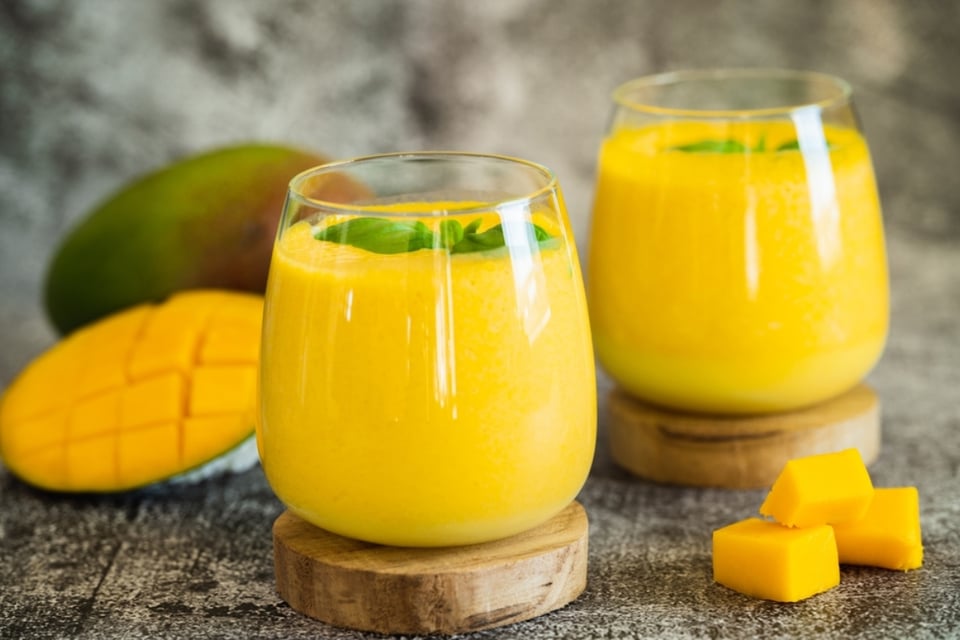 Smoothie de mango: la bebida saludable del verano para refrescarte y bajar de peso