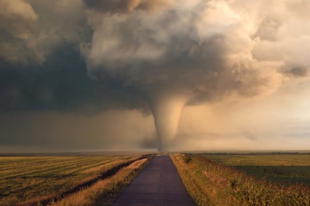 Tornados y granizo amenazan al Medio Oeste de EE.UU. con una semana de clima severo
