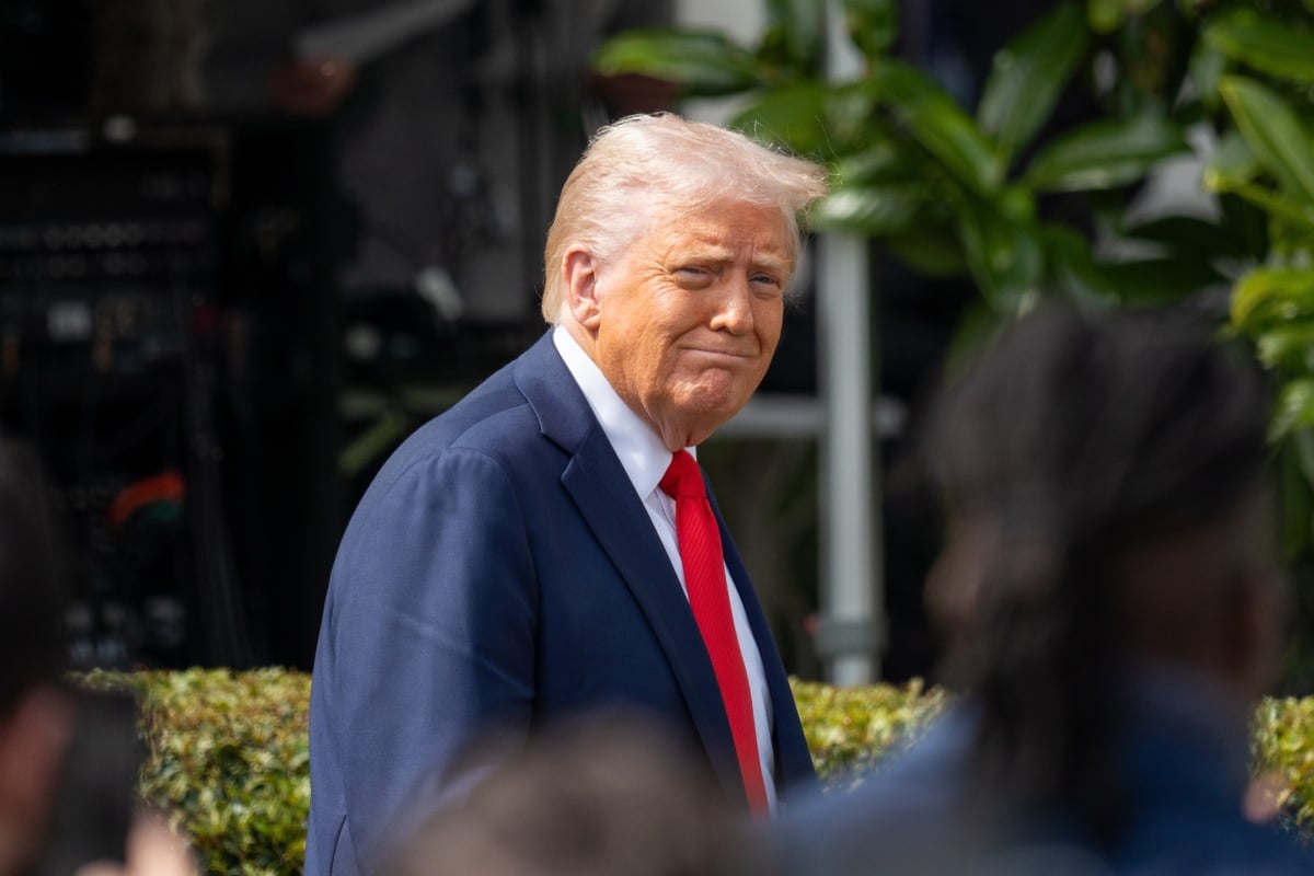 Trump ordena aumentar a 20.000 los agentes de deportación en EE.UU.