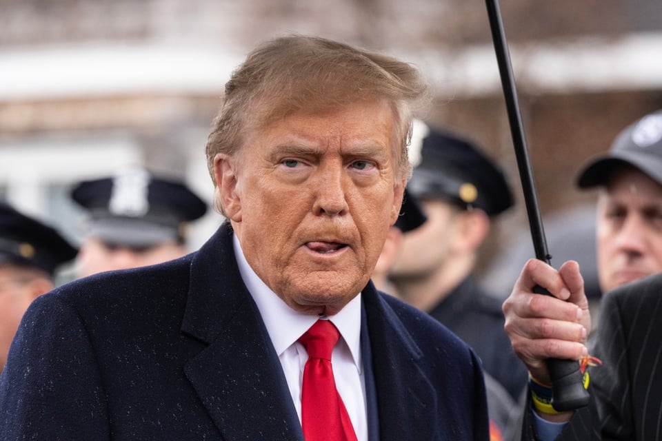 Trump arremete contra la ciudadanía por nacimiento y desata polémica nacional