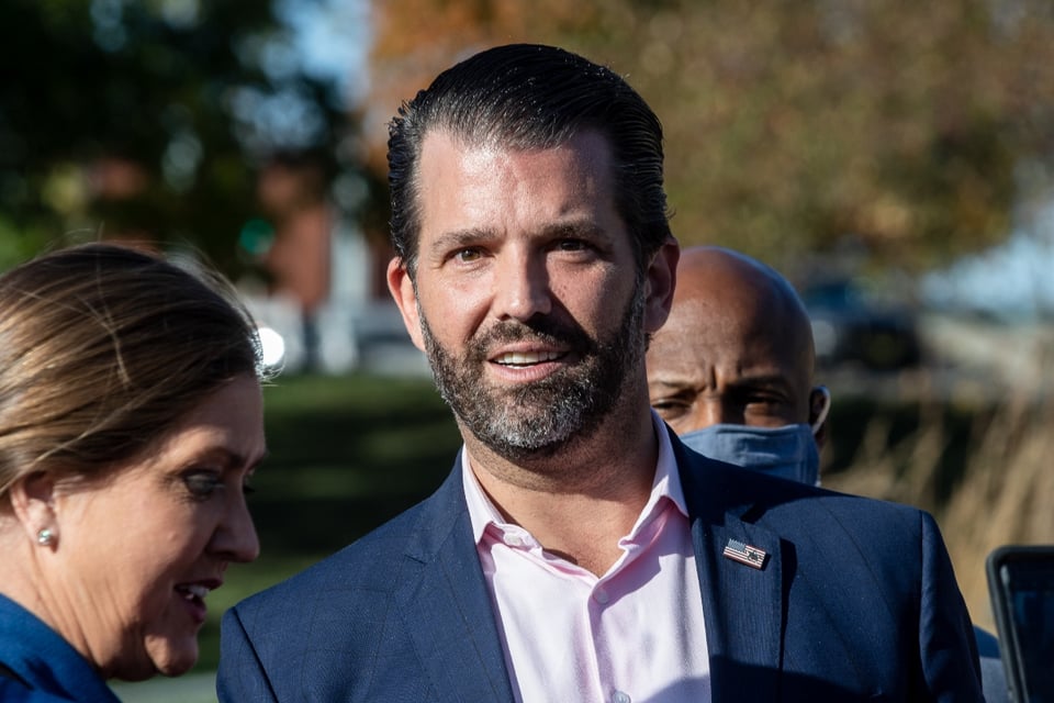 Trump Jr. ataca a Jill Biden tras diagnóstico de cáncer agresivo de Joe Biden
