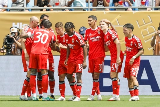 Benfica vence al Bayern por primera vez y clasifica como líder del grupo