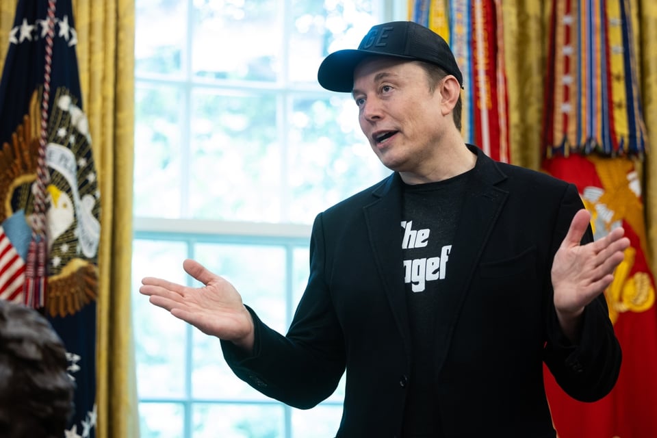 Elon Musk responde a acusaciones de drogas con un análisis de orina featured image