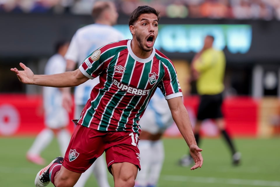 Fluminense gana 4-2 a Ulsan y queda a un paso de los Octavos