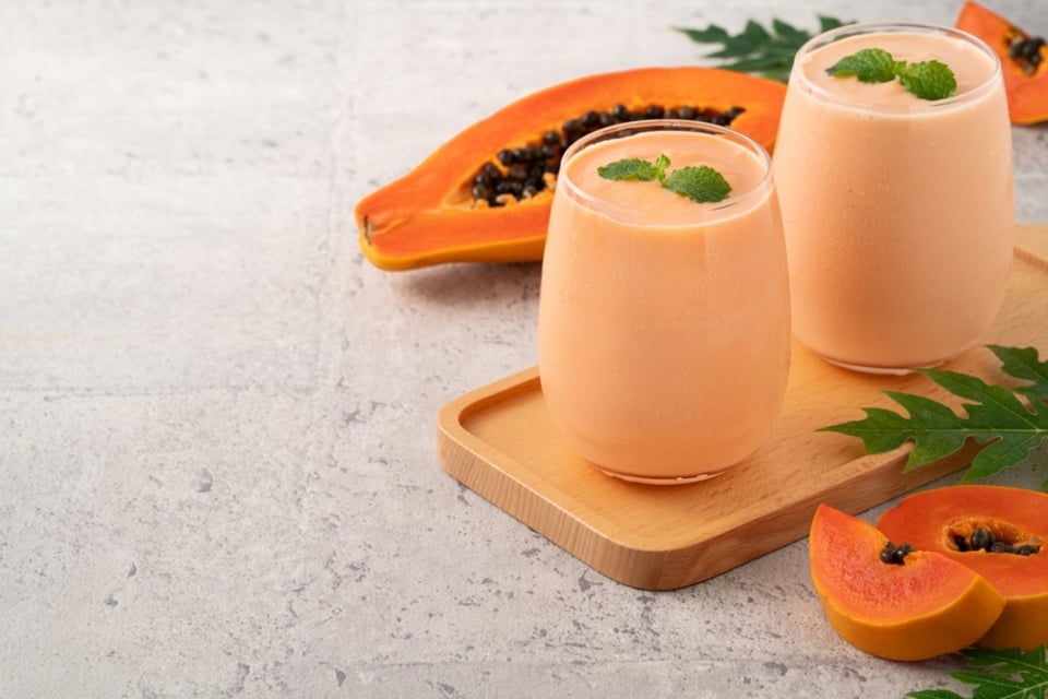 Batido de papaya con cacao y linaza para fortalecer músculos