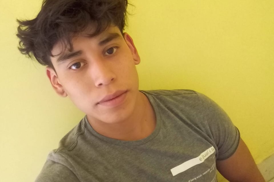 Joven latino es asesinado en Chicago y su familia clama por ayuda para despedirlo con dignidad