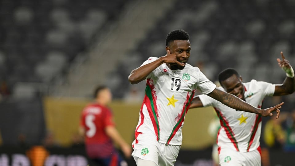 Costa Rica remonta y vence 4-3 a Surinam en la Copa Oro 2025