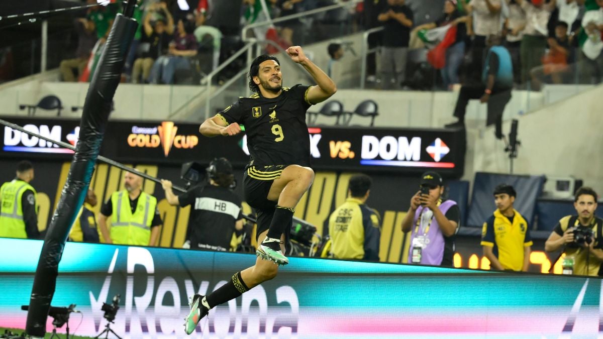 Mexicans Dance ‘Payaso de Rodeo’ After Tri’s Victory Despite Immigration Raids