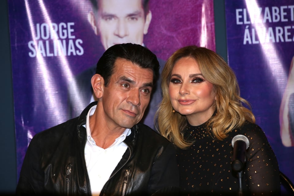 Elizabeth Álvarez declara su amor a Jorge Salinas de forma pública