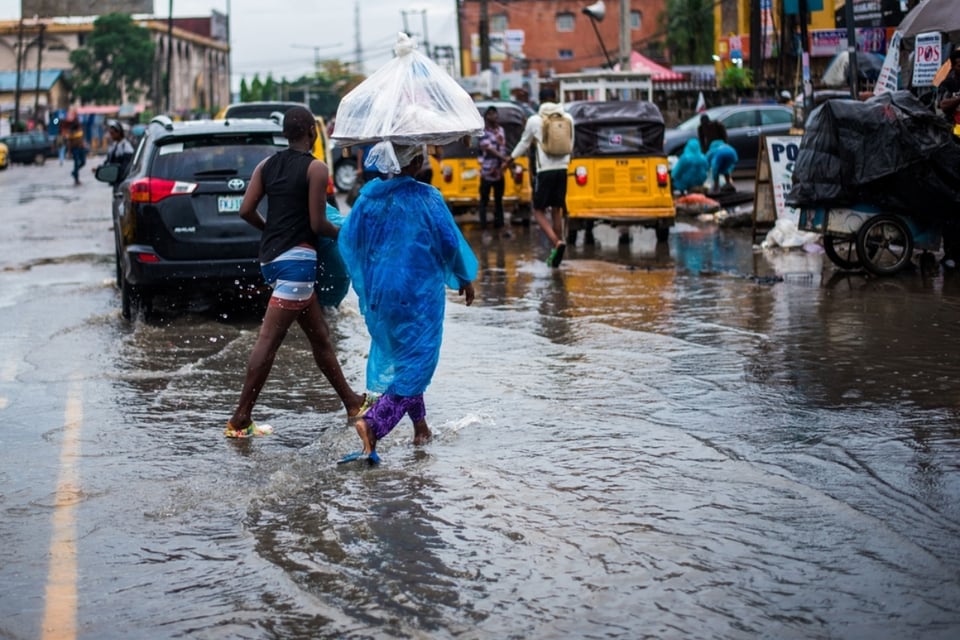 Lluvias torrenciales dejan seis muertos y dos desaparecidos en EEUU por severas inundaciones