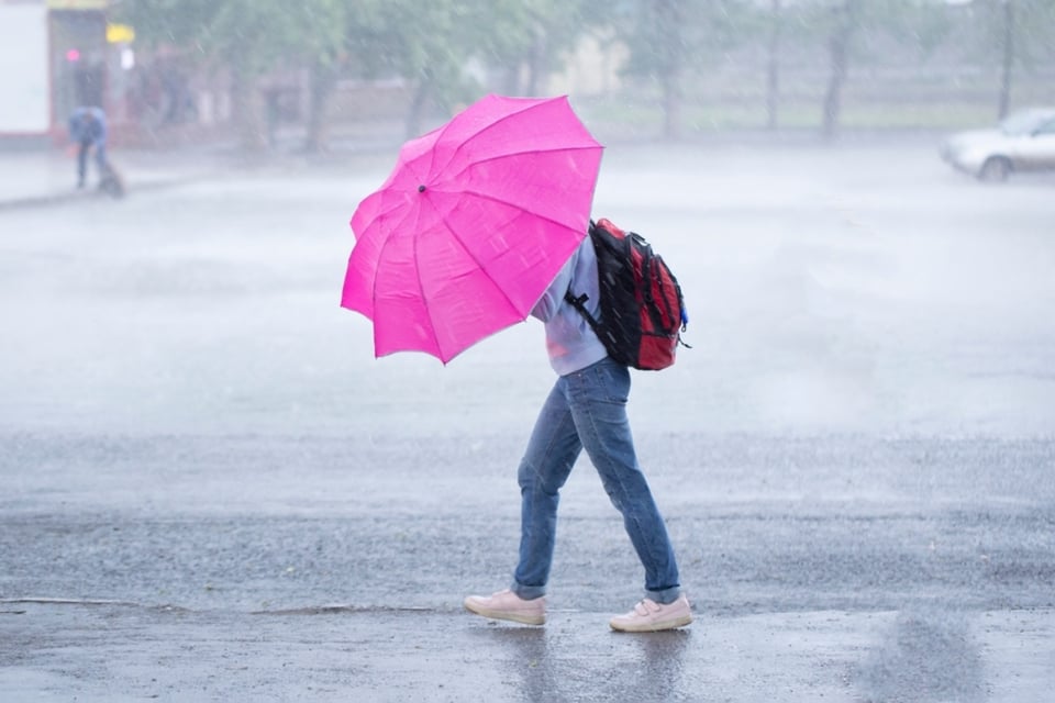 Tormentas severas amenazan el norte de las Llanuras y Michigan con riesgo de tornados y granizo