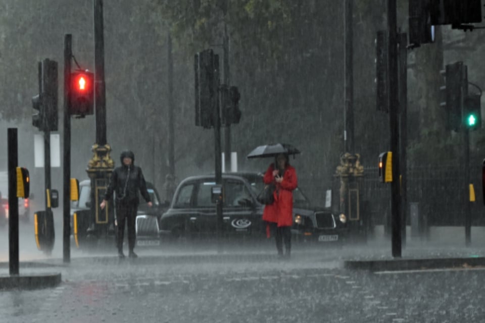 Hurricane, Pacific, Category 1 Mundonow, Hurricane Bárbara Advances as Category 1 