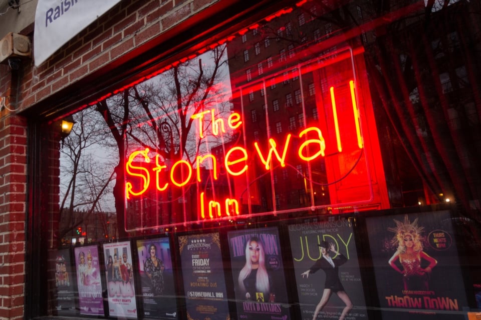 Tiroteo cerca del Stonewall Inn deja dos heridos tras marcha del Orgullo LGBTI en Nueva York
