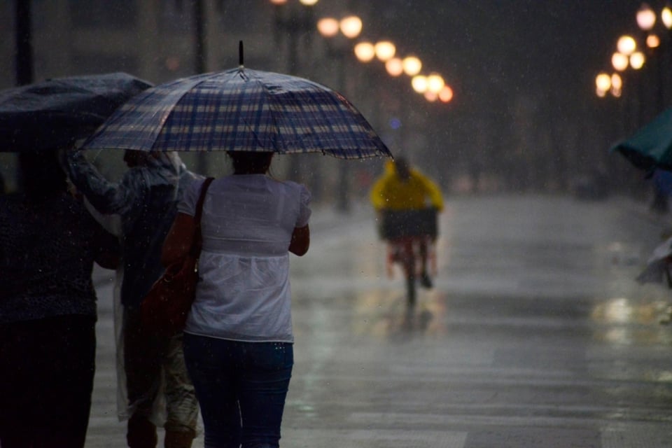 Tormentas eléctricas causan muertes e inundaciones catastróficas en el centro de Nueva York