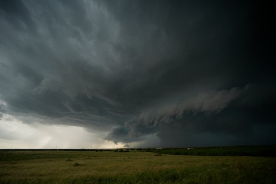 Alerta por ‘riesgo extremo’ de vientos destructivos en las llanuras y sureste de EEUU featured image