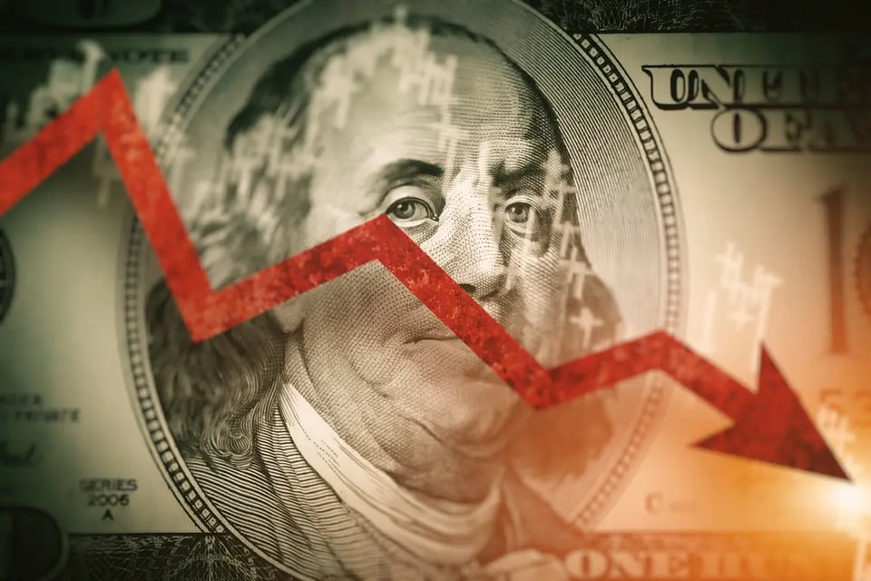 Your Money Is Worth Less: Analysts Predict Sharp Dollar Decline in 2025