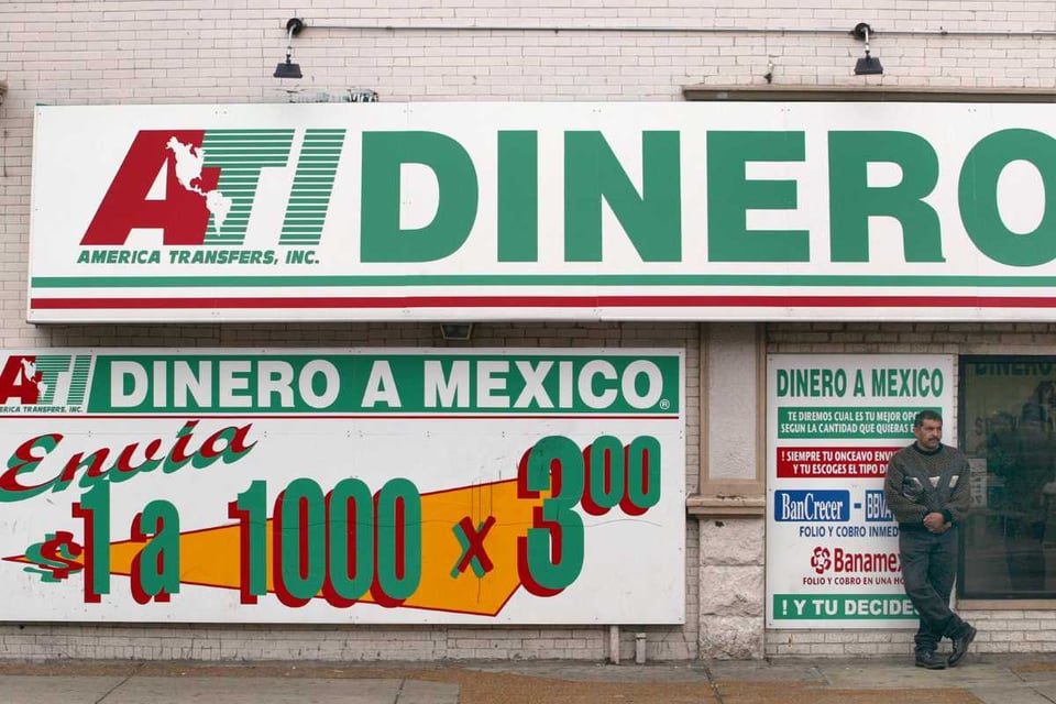 Impuesto de 3,5% a las remesas ¿Un castigo a los latinos en EE.UU?