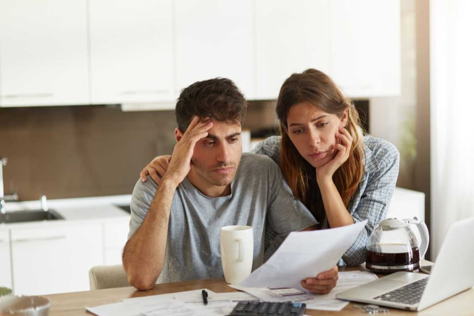 Estos son los errores financieros más comunes entre los hispanos y estadounidenses ¿Cómo evitarlos?