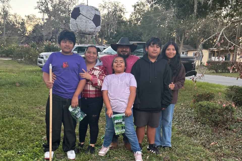 Hijos ruegan a Trump tras deportación de sus padres featured image