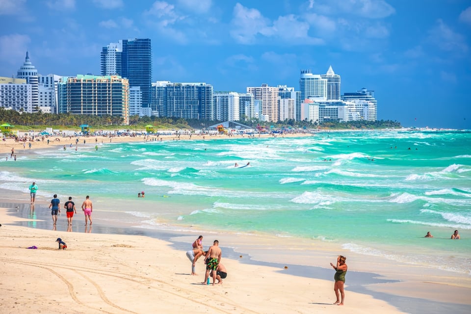 Florida reabre sus playas: nueva ley devuelve el acceso público