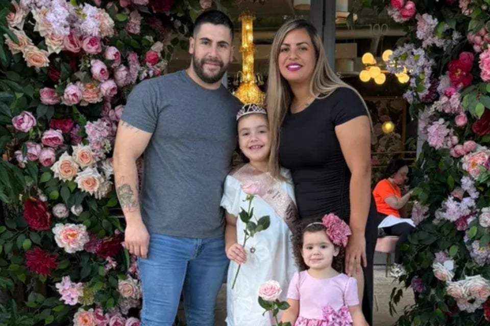 Conny queda viuda con dos niñas tras trágico accidente
