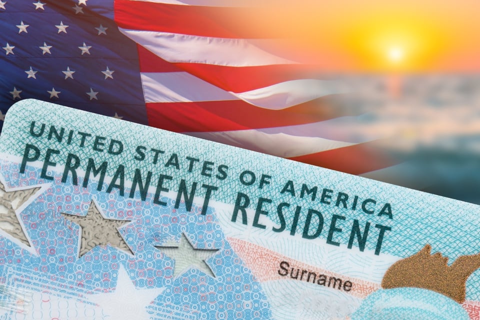 Procesos de deportación para residentes con Green Card: tiempos, causas y advertencias oficiales