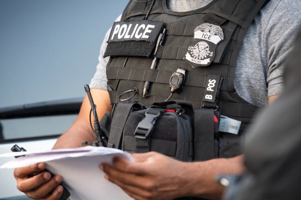 ICE revela detalles de los criminales detenidos en Los Ángeles
