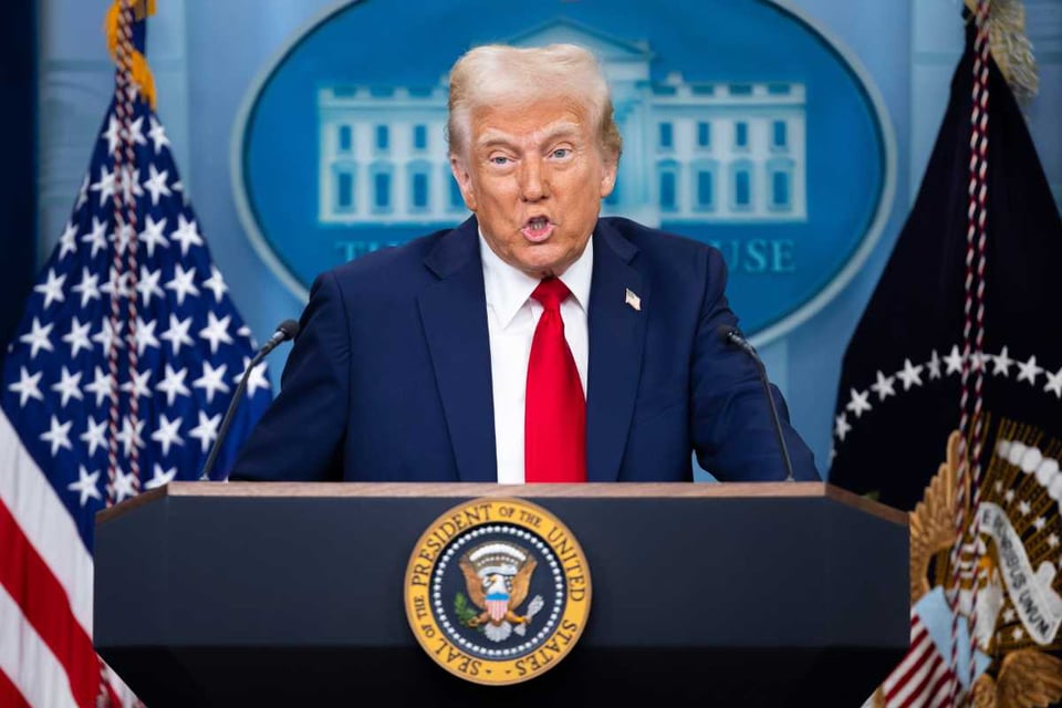 Trump y su megaproyecto de ley busca restringir beneficios económicos a inmigrantes