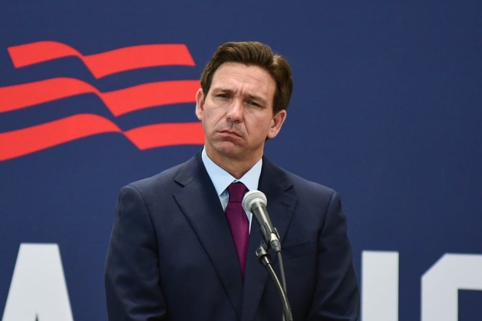 DeSantis dice que en Florida es legal atropellar a manifestantes featured image