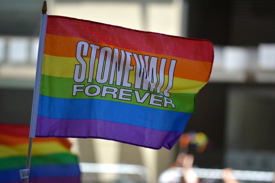 Veteranos de Stonewall denuncian intento de Trump de borrar a las personas trans de la historia