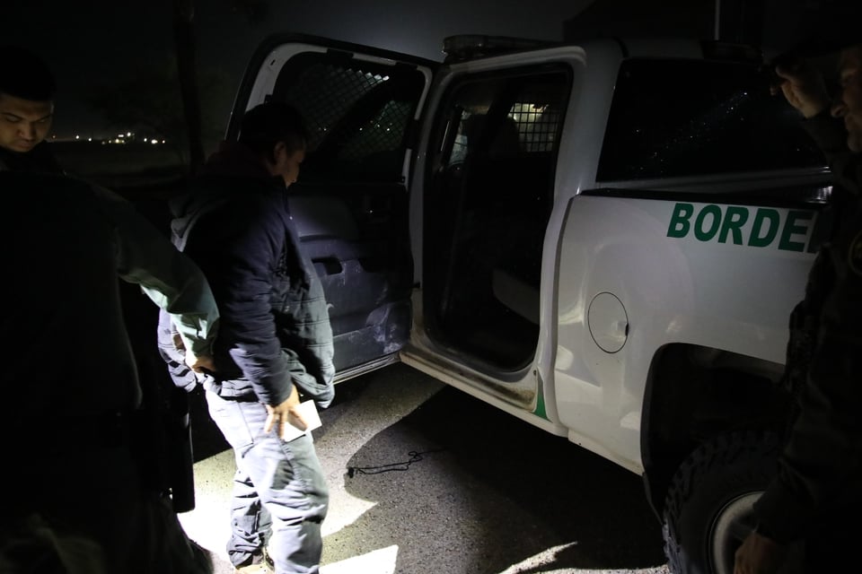 Deportación, error, inmigrante MundoNOW, Reports Claim Hundreds of Cubans Are Being Quietly Deported to Mexico