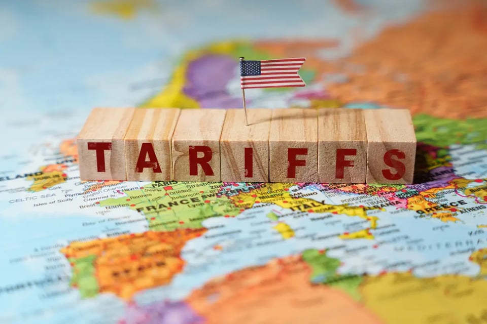 mapa y la palabra tarifas, tarifas comerciales