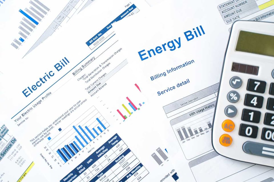 facturas de electricidad y calculadora, Electricity Bills Are Rising in the U.S.