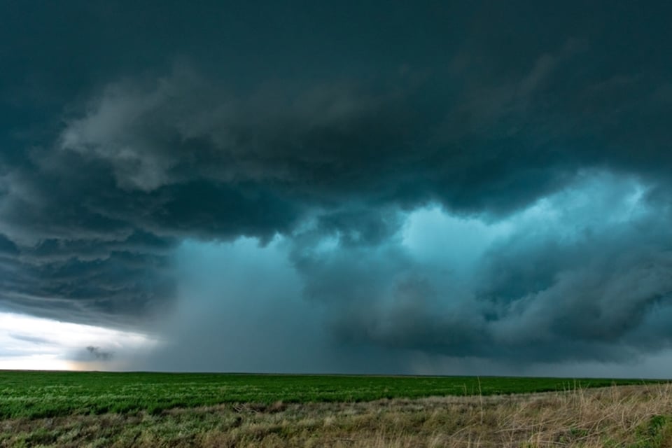 Tormentas severas y calor extremo impactarán el centro y noreste de EEUU esta semana