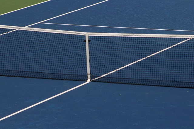 Escándalo en el US Open: empresario arrebata gorra autografiada a un niño ( Video)