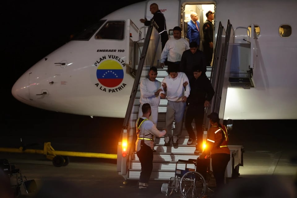 185 migrantes regresan a Venezuela desde Texas en vuelo de repatriación featured image
