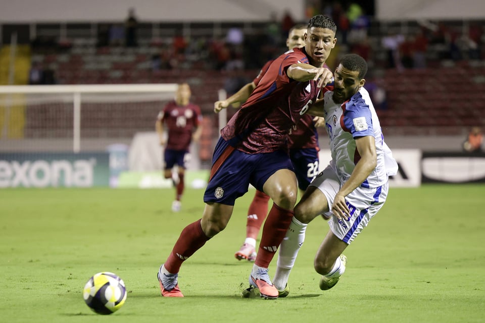 Costa Rica empató 3-3 con Haití y la afición explotó contra Miguel Herrera con gritos de “¡Fuera Piojo!”. La presión aumenta.
