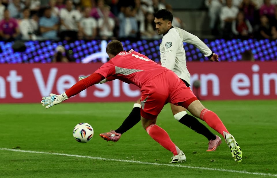 Alemania vence 3–1: Gnabry abre y Wirtz cierra con un tiro libre