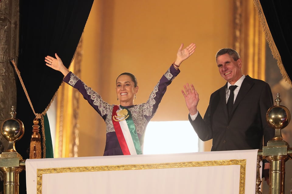 Claudia Sheinbaum vs. Angélica Rivera: dos estilos y mensajes distintos en los vestidos del Grito de Independencia featured image
