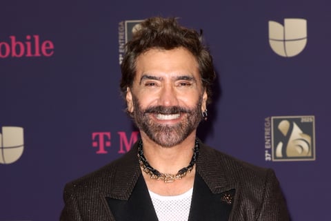 ¿Se equivocó? Alejandro Fernández canta el himno nacional de México en inauguración del Mundial 2026